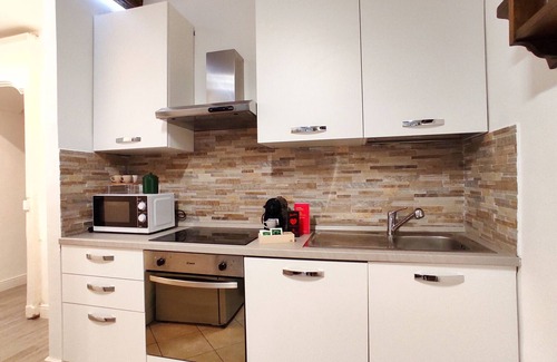Historic Centre Apartment | Conte Verde 12 by Wonderful Italy