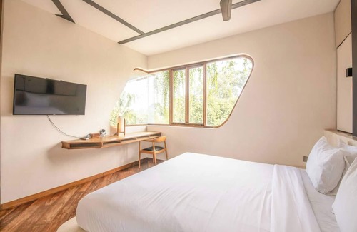 Pererenan Hotel | Contemporary 1-BR Loft with Art Deco shared pool