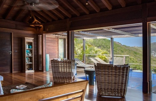 Pointe Milou Villa | Contemporary 2 BDRM Balinese Villa w Pool and BBQ