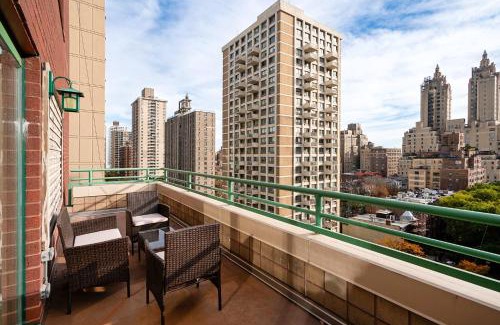 Upper West Side Apartment | Contemporary 2 Bed 2 Bath Apt Bright and Sunny