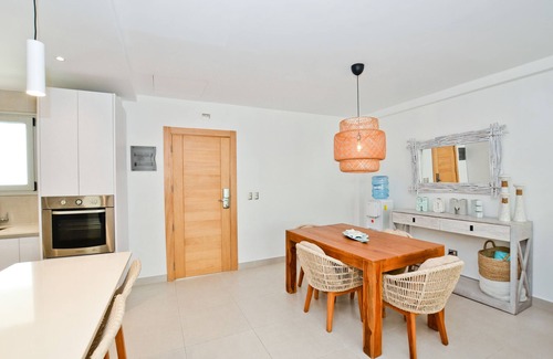 El Cortecito Condo | CONTEMPORARY 2 BEDROOM CONDO 1 MINUTE WALK TO BEACH