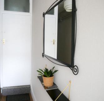 Lowestoft Apartment | Contemporary 2 Floor Flat with Sea Views!