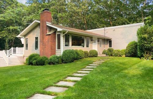 Springs House | Contemporary 3BR Retreat in East Hampton