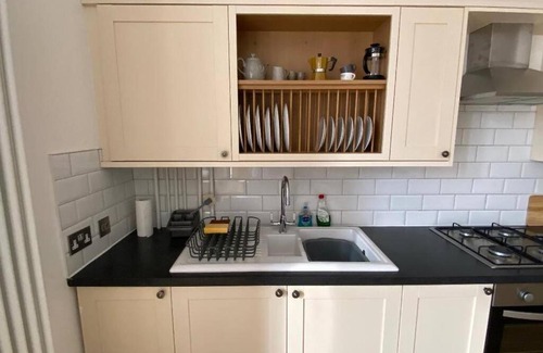 Gloucester Apartment | Contemporary Apartment Near Gloucester Quays&Docks