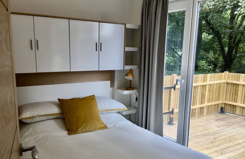 Looe Villa | Contemporary Beach Villa With Sea and Woodland Views - 2 Minutes Walk From Beach