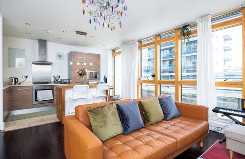 Kilmainham Apartment | Contemporary Dublin Apt | Balcony & Stunning Views