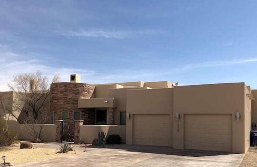 Las Cruces House | Contemporary Elegance