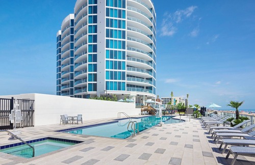 Daytona Beach Condo | Contemporary Elegance: Open-Concept 2 Bedroom with Premium Amenities 705