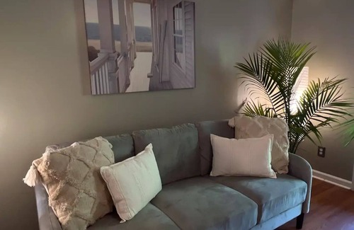 Fayetteville Bed & Breakfast | Contemporary Fay Get-a-Way