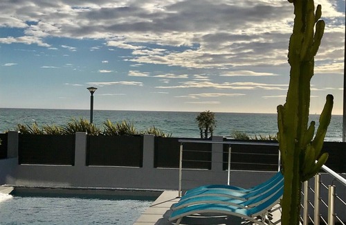 Saint-Cyr-sur-Mer House | CONTEMPORARY SEAFRONT VILLA