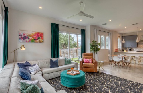 Galindo House | Contemporary Home Centrally Located Near SoCo & DT