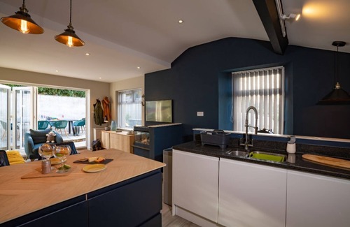 Ambleside House | Contemporary Home with Sky Glass by LetMeStay