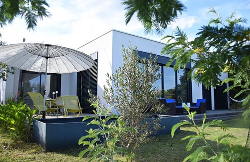 Cambes House | Contemporary house with pool 20 km from Bordeaux. Exceptional setting!