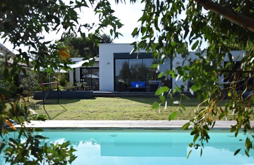 Cambes House | Contemporary house with pool 20 km from Bordeaux. Exceptional setting!
