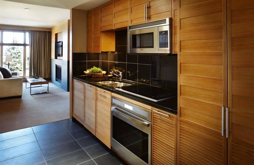 Snowmass Village Condo | Contemporary, Oversized 1 Bedroom Luxe Ski-In/Out Residence with Additional Den