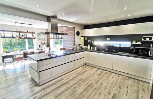 Robeston Wathen House | Contemporary retreat with fantastic views, hot tub and large garden