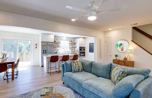 Whitemarsh Island House | Contemporary Stylish Home btw DWTN Savannah&Tybee!