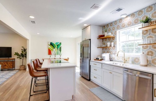 Whitemarsh Island House | Contemporary Stylish Home btw DWTN Savannah&Tybee!