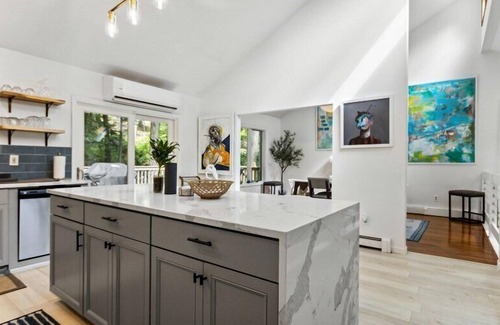 Hopewell Junction House | Contemporary art lovers escape nestled, minutes to Fishkill Village and...