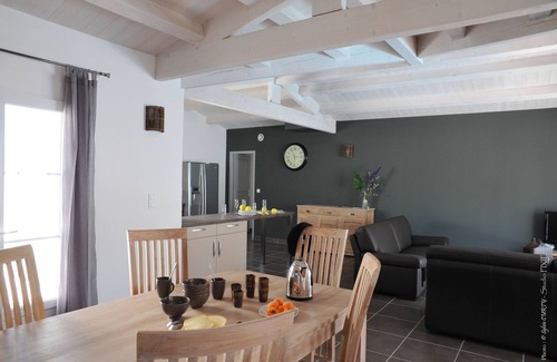 La Flotte House | CONTEMPORARY VILLA WITH INDIVIDUAL HEATED POOL, WIFI