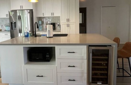 West Congress House | Contemporary WeCo Home with POOL & SPA!