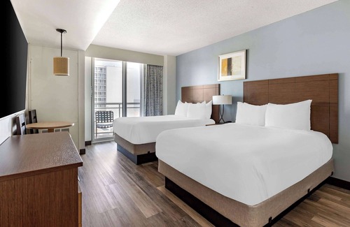 Northeast Virginia Beach Hotel | Convenience & Comfort! Unit w/Kitchenette, Partial Ocean View, Onsite Pools!