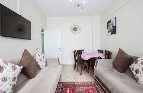 Emin Sinan Apartment | Convenient 3-Bedroom flat for 10, Near Blue Mosque, AC & WiFi