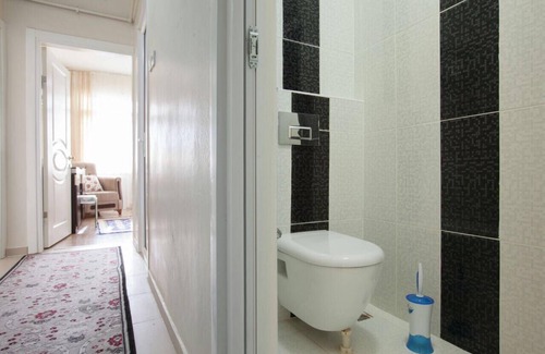 Emin Sinan Apartment | Convenient 3-Bedroom flat for 10, Near Blue Mosque, AC & WiFi
