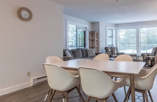 Blueberry Hill Apartment | Convenient and cozy Whistler Getaway
