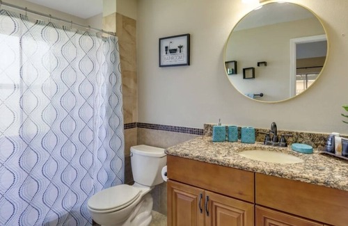 Orlando House | Convenient & Cozy Orlando home-15 Minutes from Disney. Convention Center 8 miles