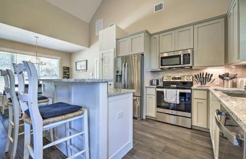 Canyon Lake House | Convenient Cute Cottage Hot Tub Fire Pit Sleeps 6