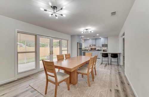 Texarkana House | Convenient Family-Friendly Location: Texarkana Gem