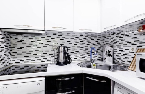 Maltepe Apartment | Convenient Flat 15 min to Bagdat Avenue