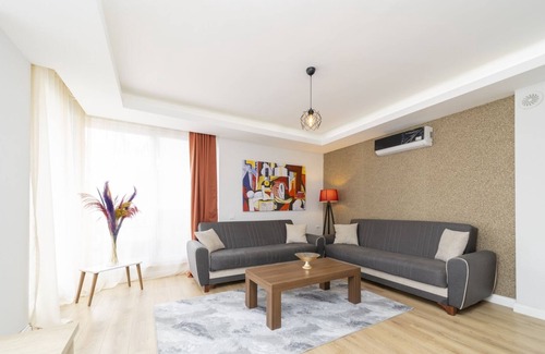 Antalya City Centre Apartment | Convenient Flat w Balcony Near Konyaalti Beach