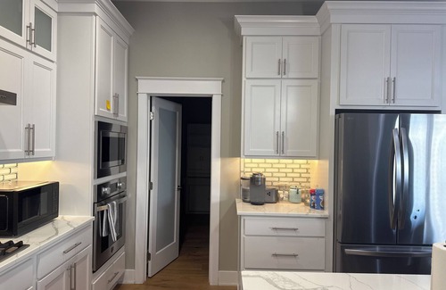 Waukee House | Convenient functional quiet 5 bedroom 3 bath home in Clive.
