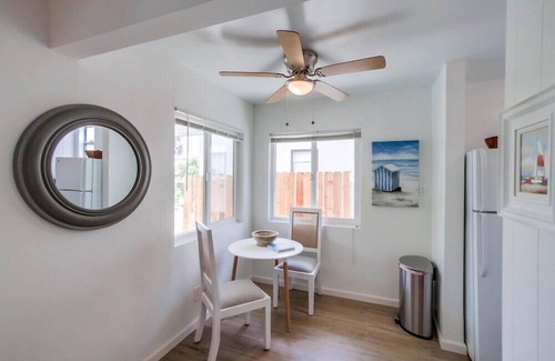 South Mission Beach Condo | Convenient Ground Level ☆ Steps to Ocean ☆ Outdoor Patio