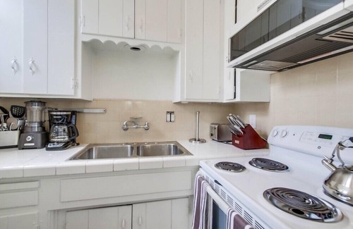 South Mission Beach Condo | Convenient Ground Level ☆ Steps to Ocean ☆ Outdoor Patio