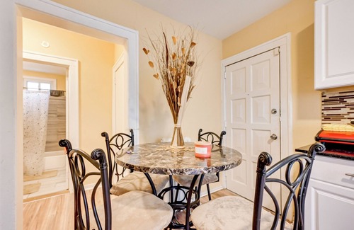 Hartford Apartment | Convenient Hartford Condo < 2 Mi to Dtwn!