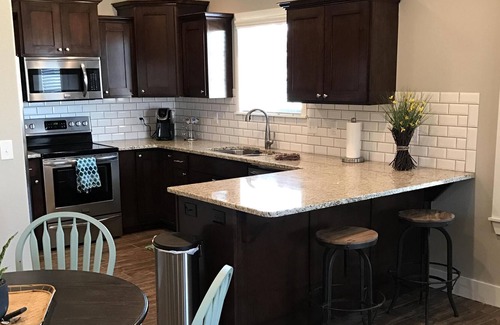 Bentonville House | Convenient location, Close to all things Bentonville. Trendy Restaurants, Shops,