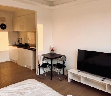 Huntingdale Apartment | Convenient stay close to Monash Uni