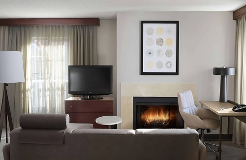 Northeast Heights Hotel | Convenient Stay, Superb Location! 3 Modern Units, Free Breakfast, w/Pool