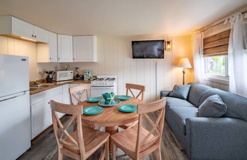 Rehoboth Beach Hotel | Convenient Stay | Free Breakfast & Free Parking | Minutes to Rehoboth Beach