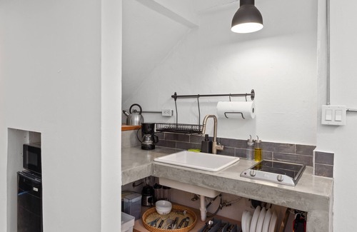 Santurce House | Conveniently Located: 4 Suites Loiza & Beach Walk