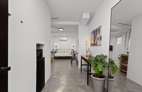 Santurce House | Conveniently Located: 4 Suites Loiza & Beach Walk
