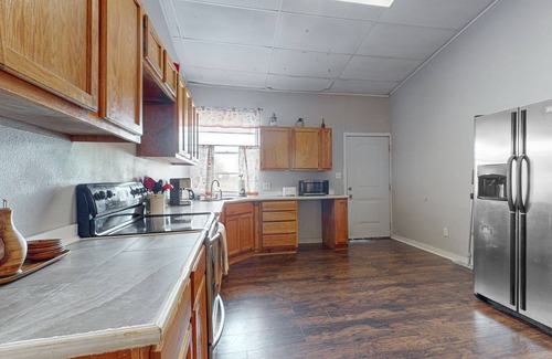 Ingleside House | Conveniently located rental with spacious rooms