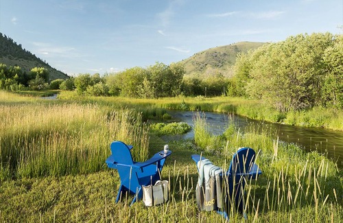 Indian Trails Villa | Conveniently located villa with Scandinavian vibe and western features