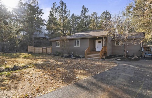 Bend House | Conveniently located with Access to Central Oregon's Best!