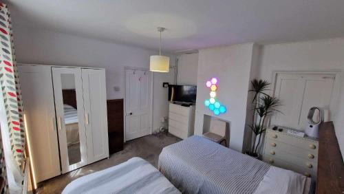 Blendon and Penhill Apartment | Converted Bungalow In Bexley