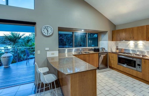 Hamilton Island Apartment | Cooinda Gardens 1, Beautiful Apartment on Hamilton Island