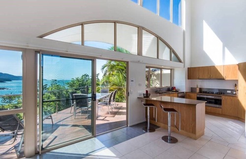Hamilton Island Apartment | Cooinda Gardens 5, Beautiful Apartment on Hamilton Island